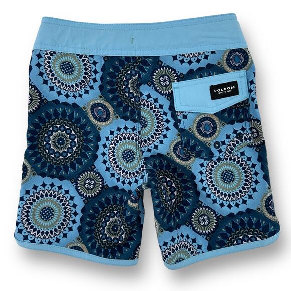 Volcom Mod Barnacle Medallion Scallop Print Board Shorts Little Boys Size 5 Med - Picture 4 of 7